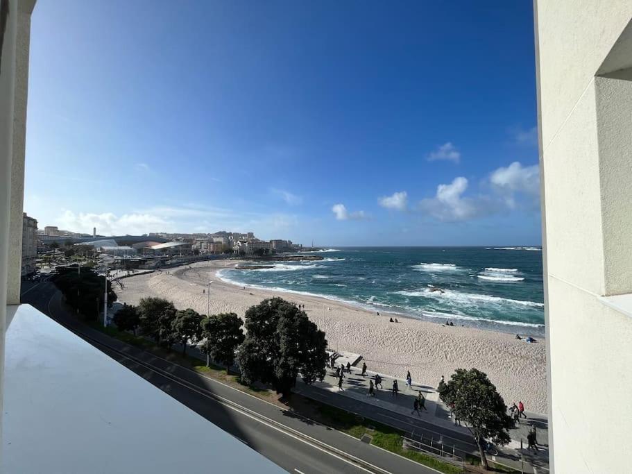 Primera Linea De Playa De Riazor Ла-Корунья Экстерьер фото