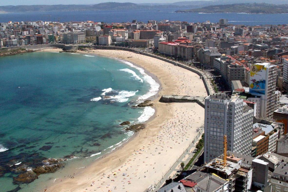Primera Linea De Playa De Riazor Ла-Корунья Экстерьер фото